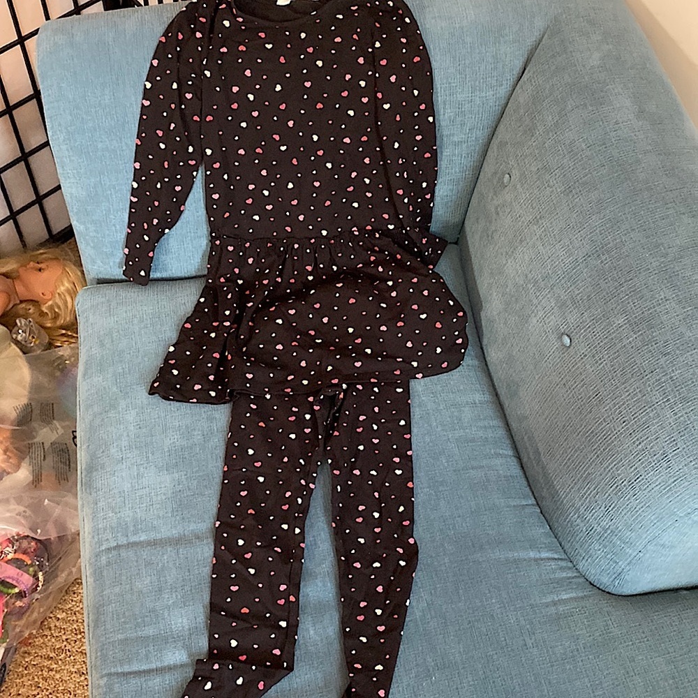 H & M Girls Valentines Heart Outfit size 6-8yr